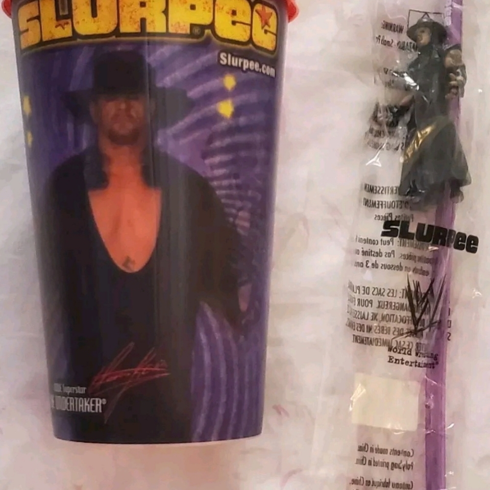 The Undertaker 7-11 Slurpee Hologram Cup WWE Summer Slam 2010 w/ Lid & Straw NOS